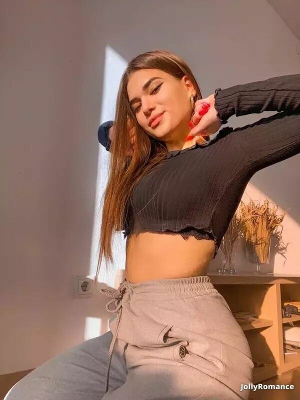 Julia, 20