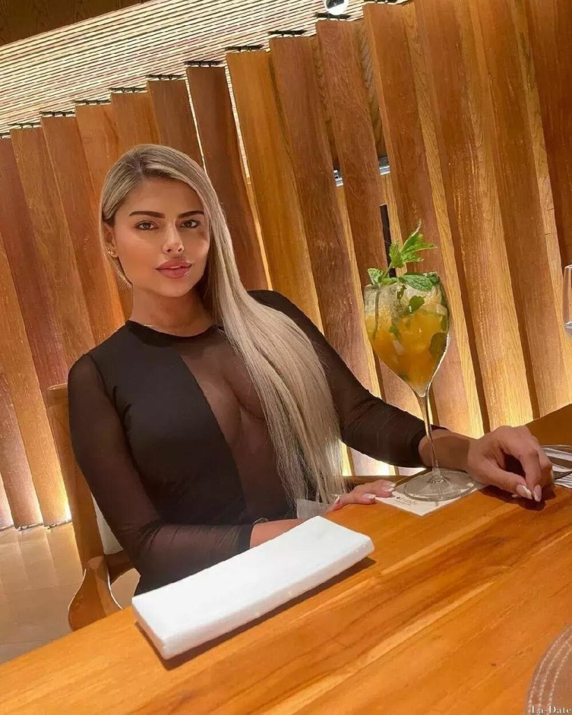 Daniela, 35