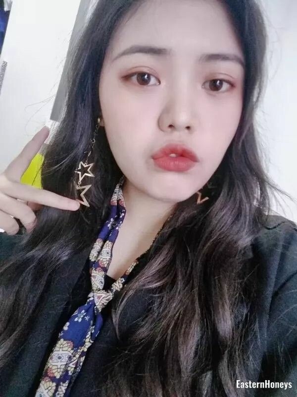 Flora, 24