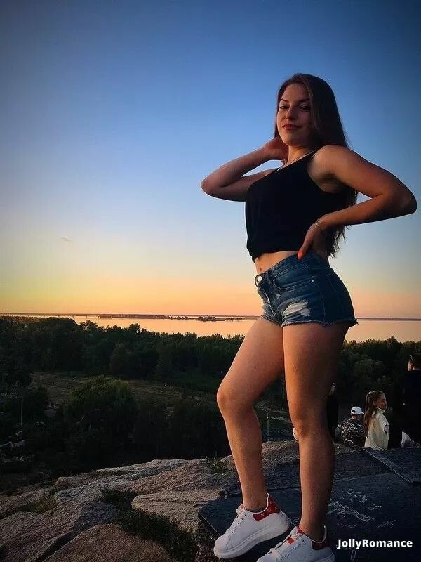Maria, 20