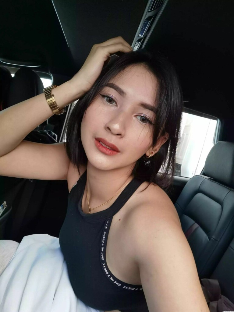 Nadja, 30