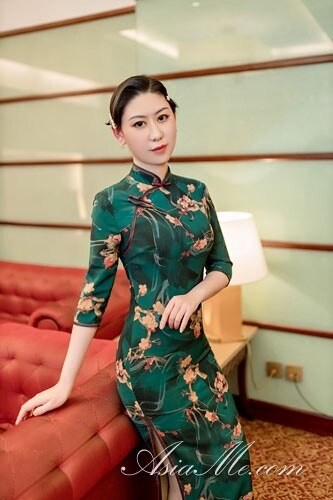 Lynn, 25