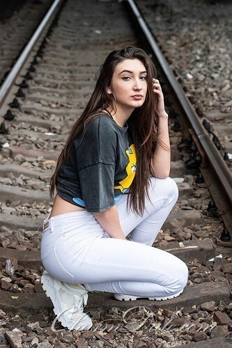 Vladislava, 26