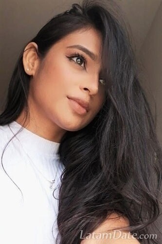Diana Marcela, 29