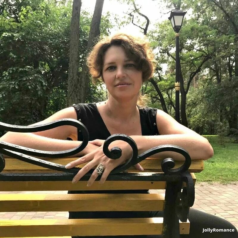 Anna, 46