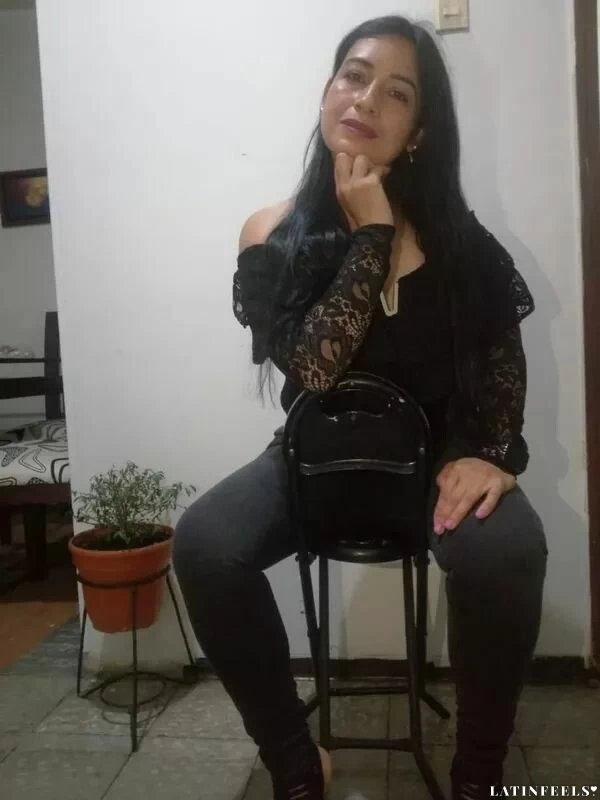 Marcela, 38