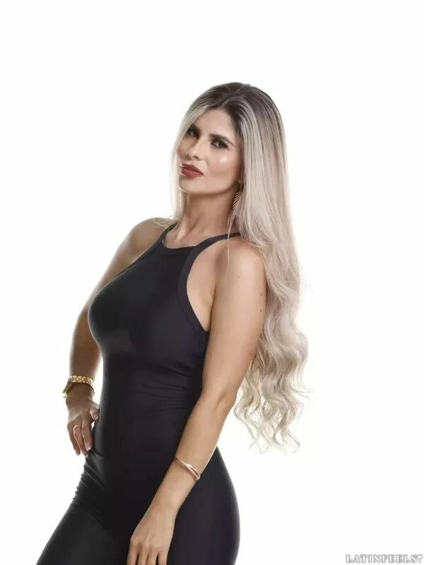 Estefania, 30