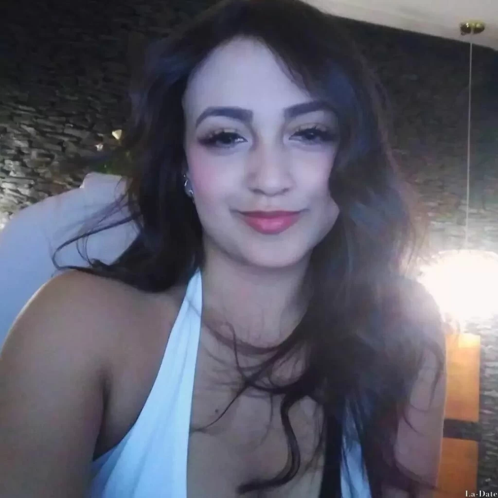 Tatiana, 25