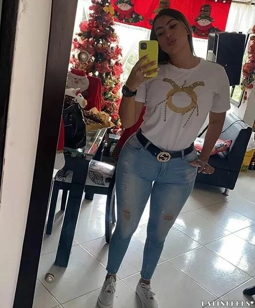 Carolina, 35