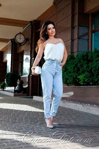 Mila, 38