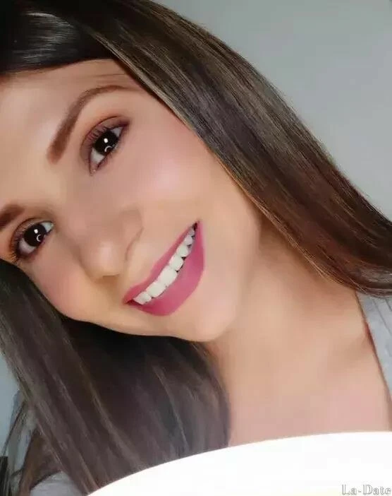 Alena, 30