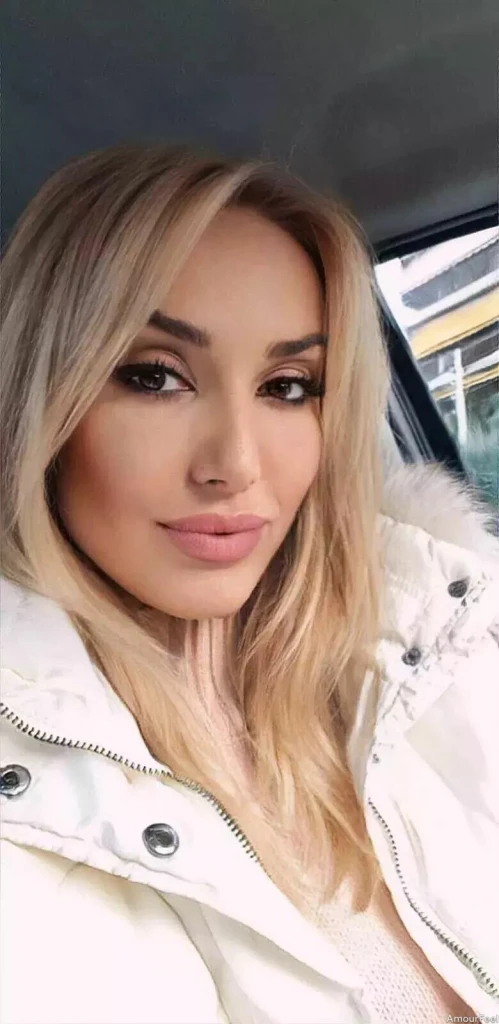 Alina, 42