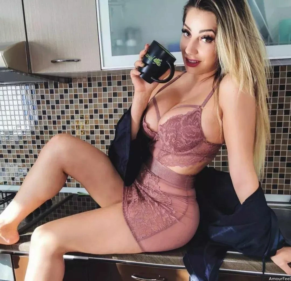 Cuc Pintea, 32