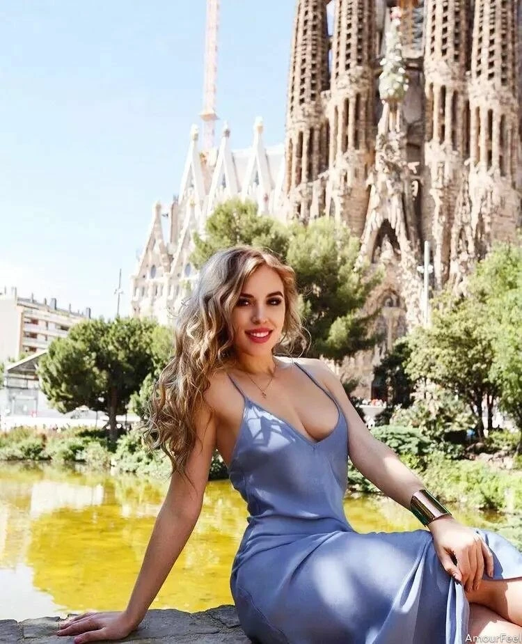 Rodica, 33