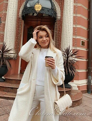 Iana, 23